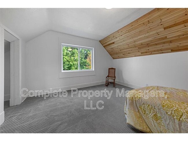 Building Photo - 405 Columbus Ave
