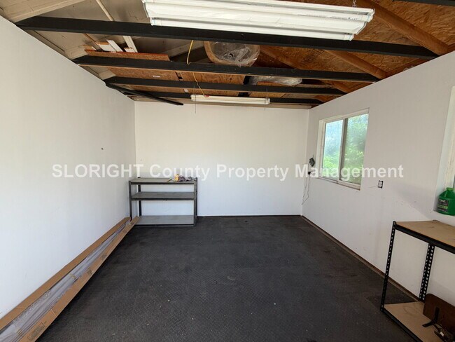 Building Photo - AVAILABLE NOW - Spacious Home in Laguna Lake - 4 Bed / 2 Bath