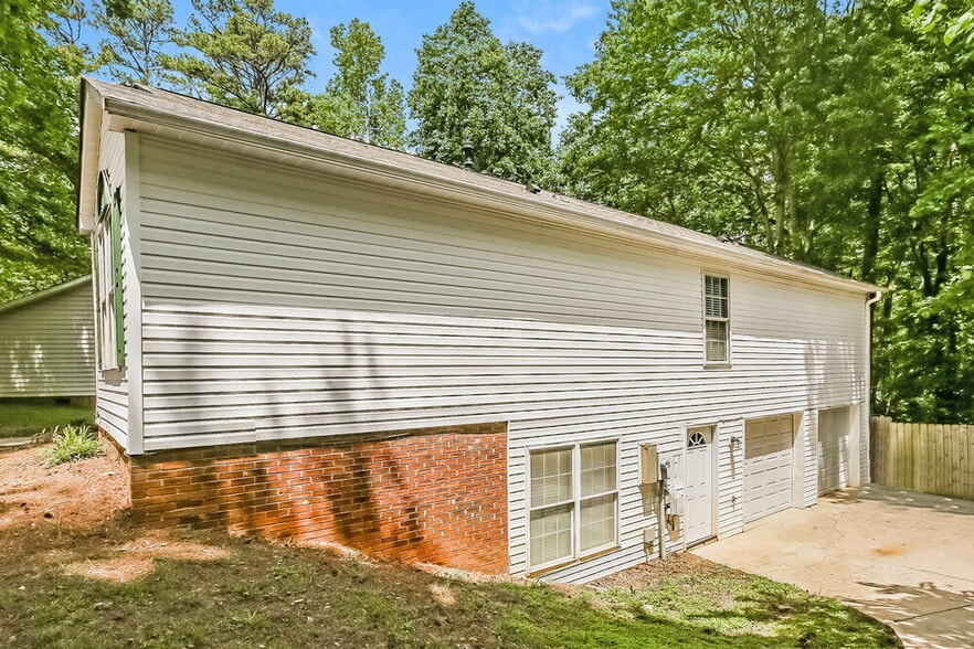 Building Photo - 7019 Idlewild Brook Ln