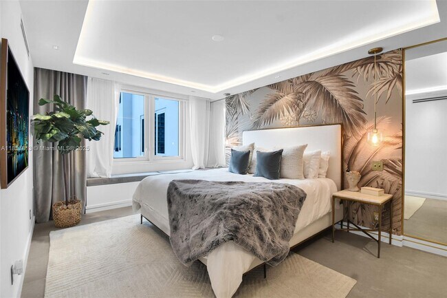 Building Photo - 2301 Collins Ave