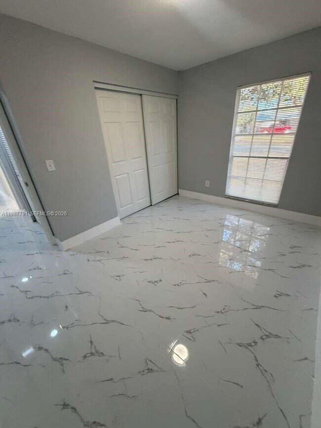 Building Photo - 4030 School Cir