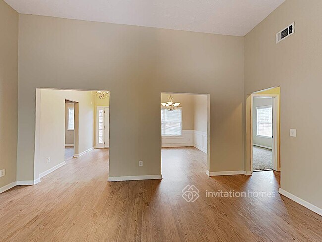 Building Photo - 201 Long Needle Dr