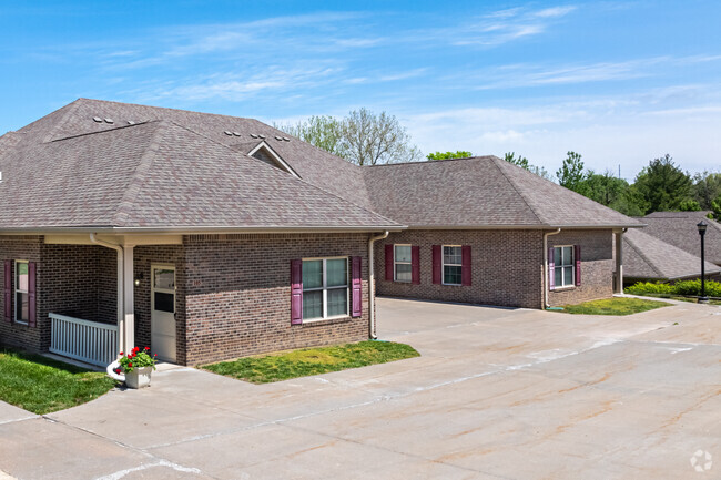 Building Photo - Grandview Estates