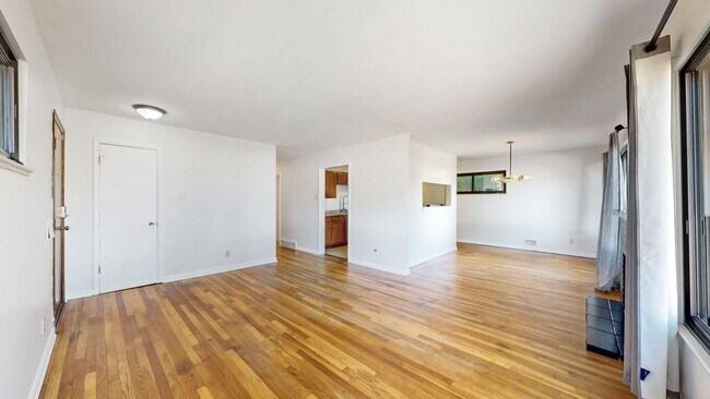 Building Photo - 2220 Ironton St