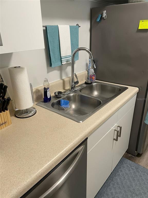 Building Photo - 2725 Hidden Lake Blvd