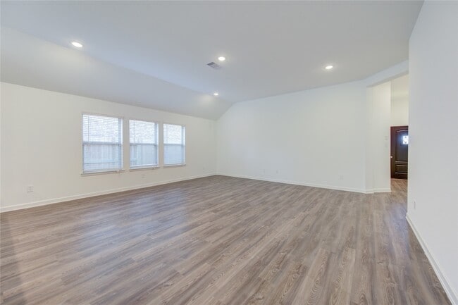 Building Photo - 5419 Tourmaline Wy