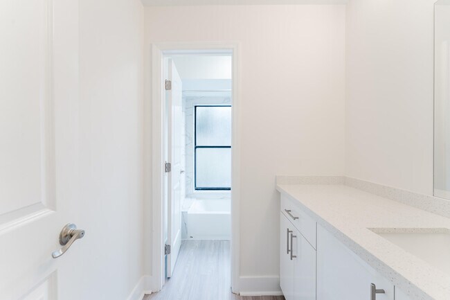 Building Photo - 3048 NW 27th Terrace