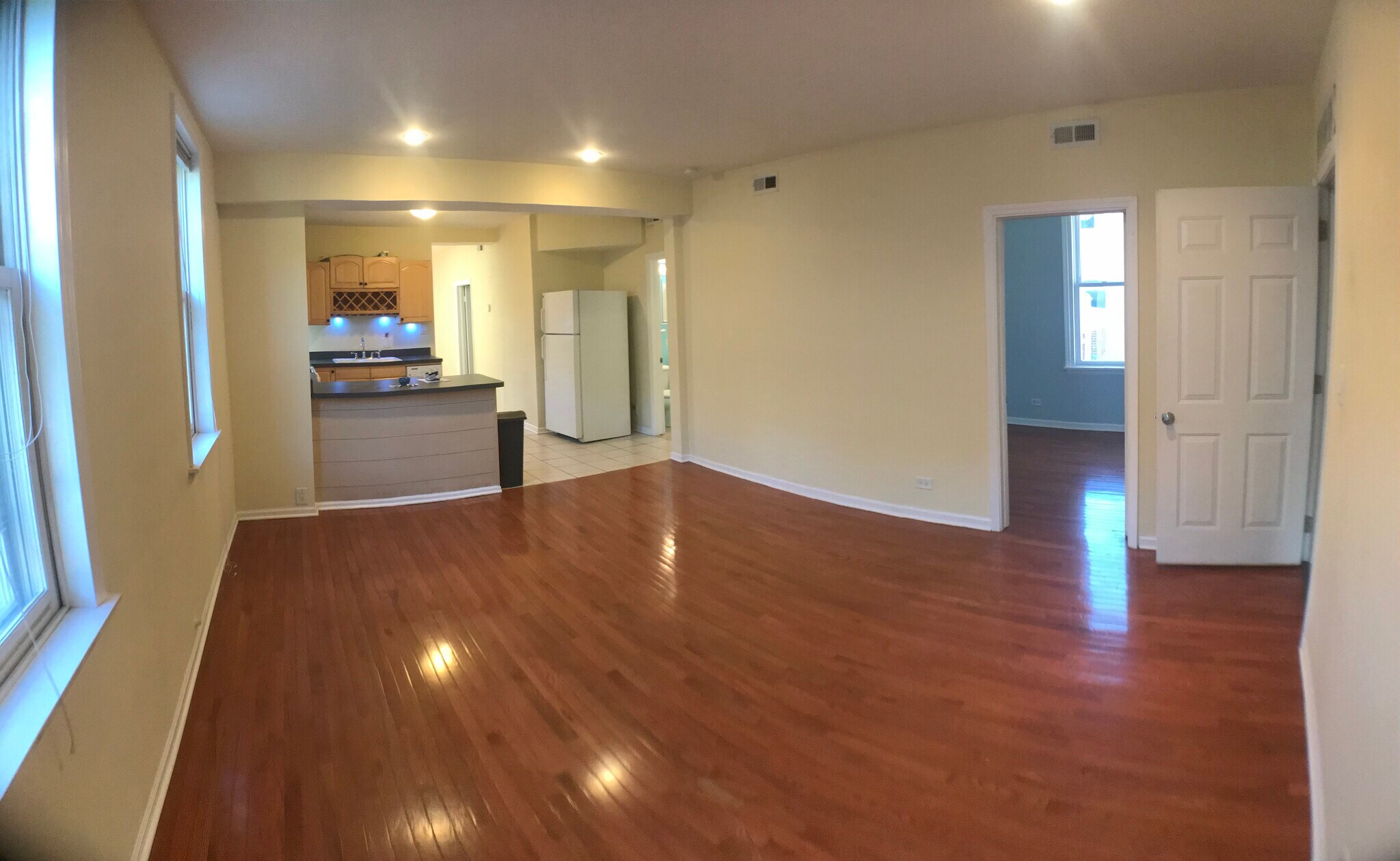 Building Photo - 2509 N Marshfield Ave