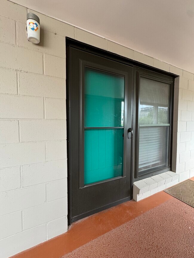 Building Photo - 120 S 38th Ave