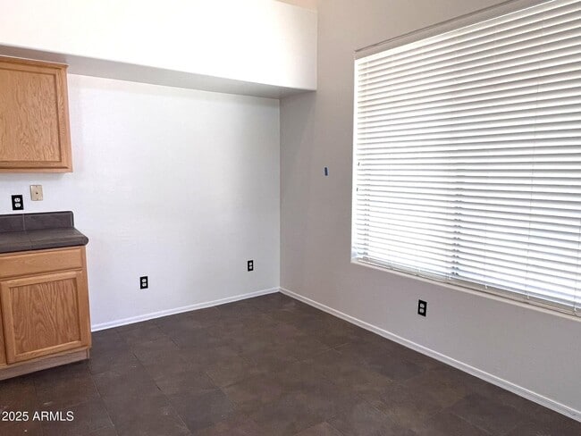 Building Photo - 2610 S Moccasin Trail