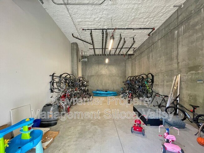 Building Photo - 42111 Osgood Rd