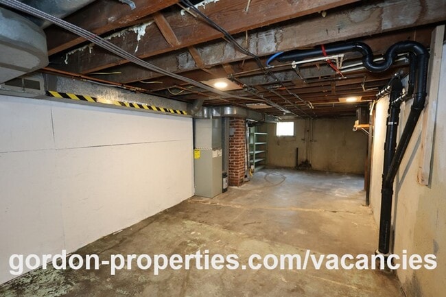 Building Photo - Saint Helens OR - newly renovated 1 bedroom apartment