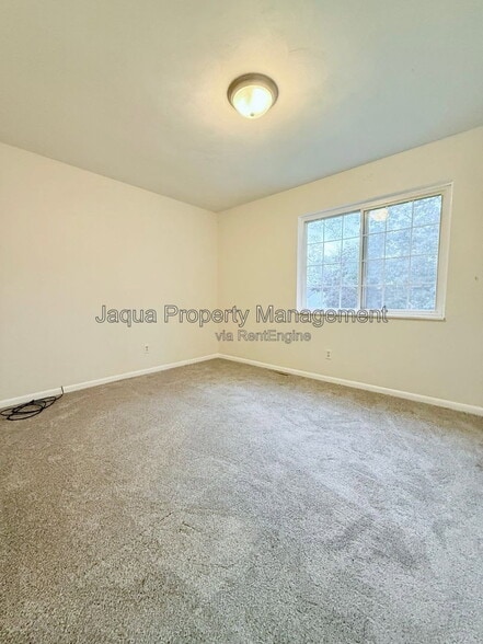 Building Photo - 817 Clover St