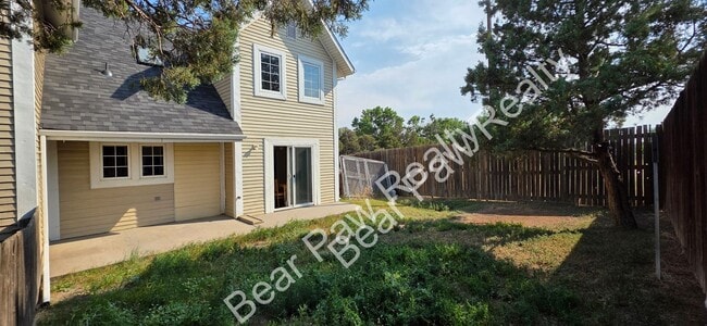 Building Photo - 322 Hacienda Ct