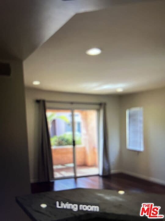 Building Photo - 4810 S La Brea Ave