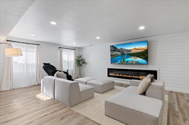 Building Photo - Gorgeous 5 Bedroom Home in Saratoga Springs!