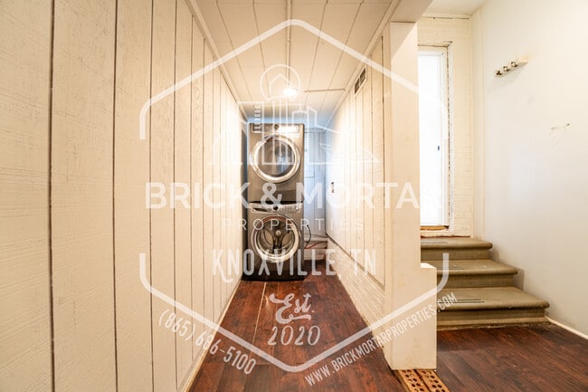 Building Photo - 837 Teffeteller Ln