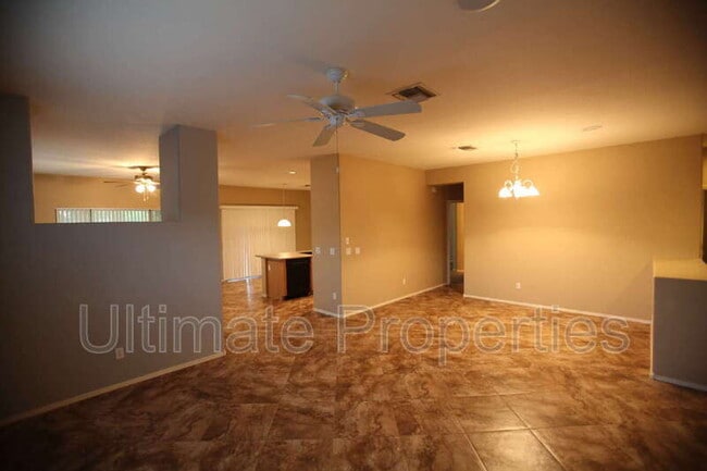 Building Photo - 9453 W Frank Ave