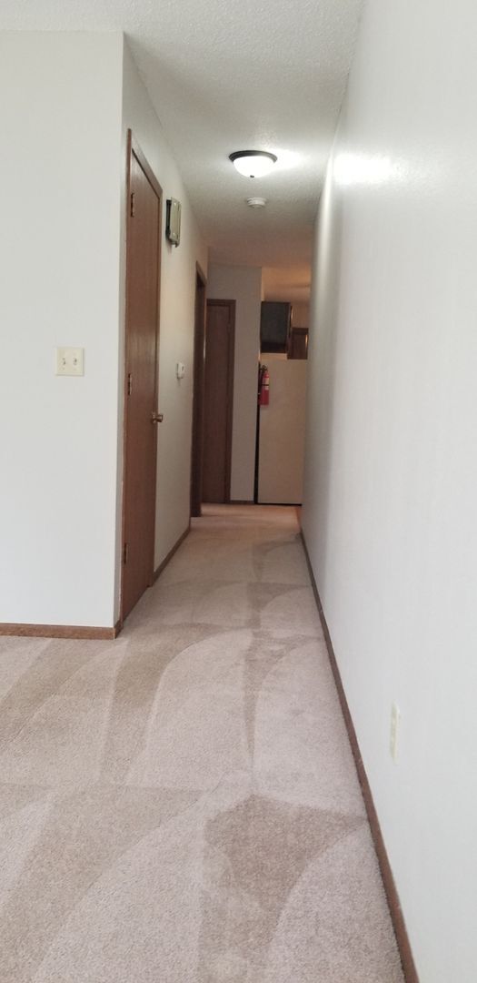 Building Photo - HALF OFF FIRST MONTH'S RENT SPECIAL! 2 Bedroom 1 Bath Condo