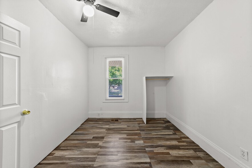 Building Photo - 8302 Sowinski Ave
