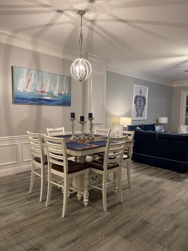 Building Photo - 16 Harbour Isle Dr W