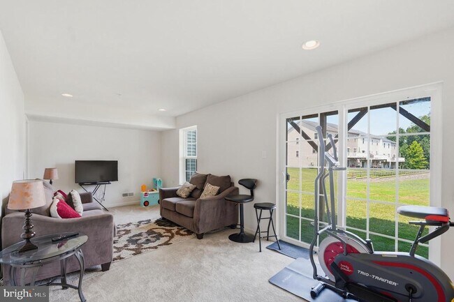 Building Photo - 141 Graystone Dr
