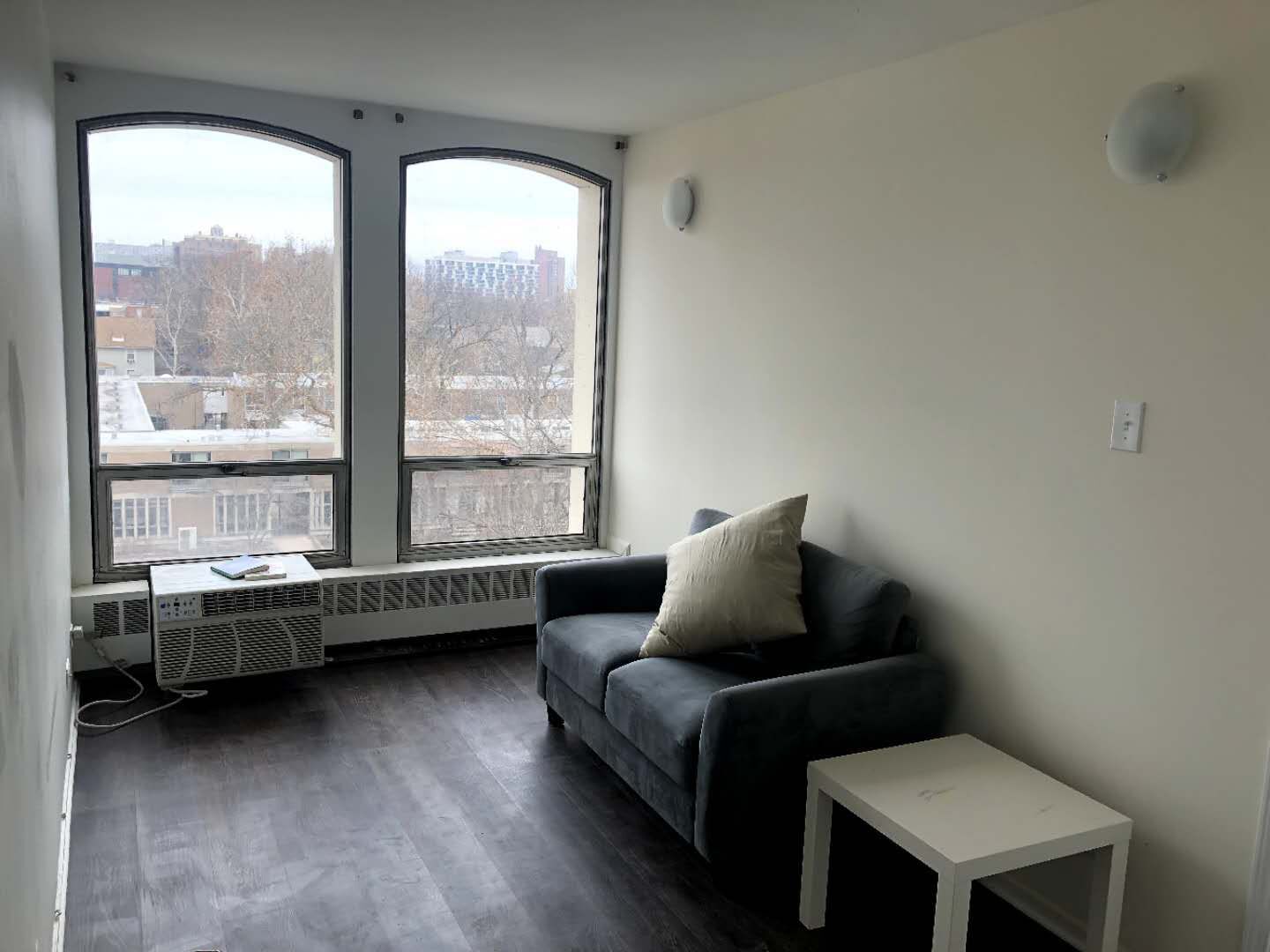 Building Photo - 1401 E 55th St