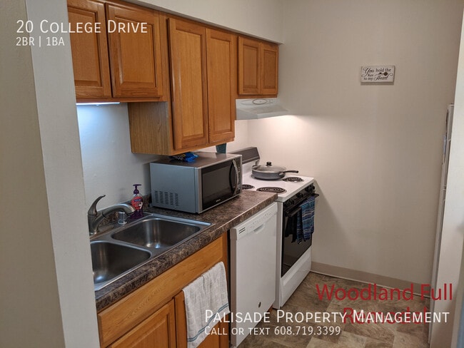 Building Photo - 20 N College Dr