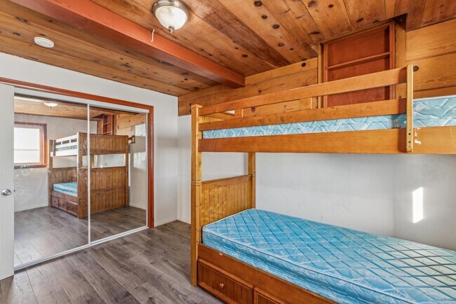 Building Photo - 25008 Ocean View Dr