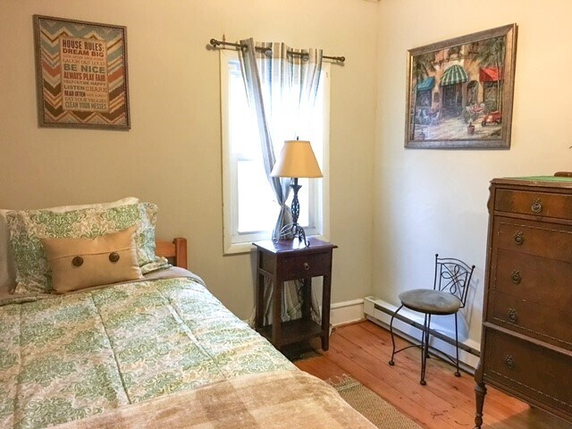 Building Photo - 10 Gardner St