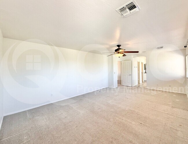 Building Photo - 3318 E Pinot Noir Ave