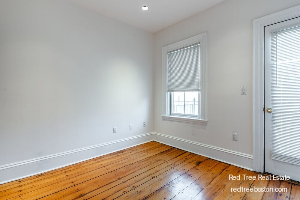 Building Photo - 1609 Tremont St