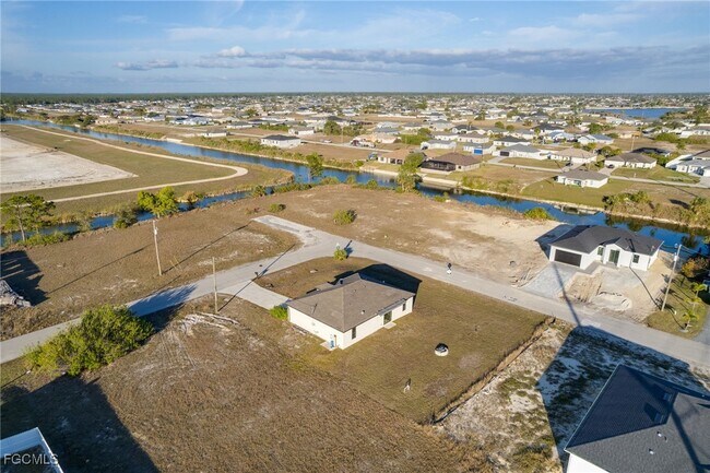 Building Photo - 908 NW 24th Terrace