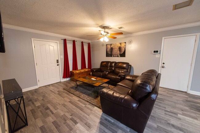 Building Photo - 2200 Romine Rd