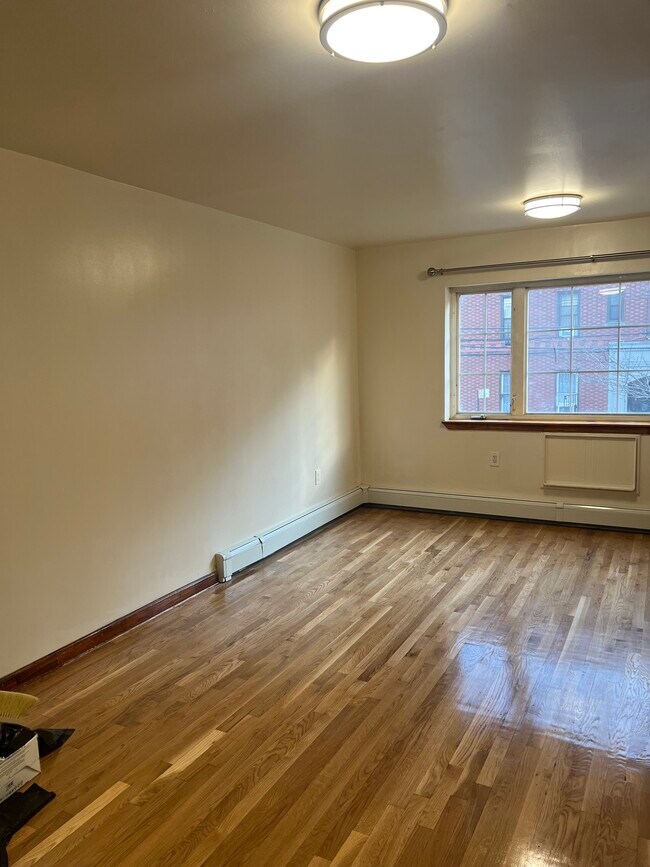 Building Photo - 3517 Newkirk Ave