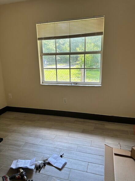 Building Photo - 5550 S Rio Grande Ave