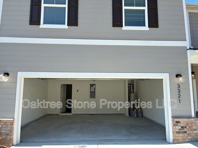 Building Photo - 3378 Skyland Dr