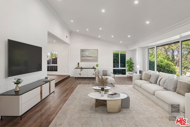 Building Photo - 16541 Park Ln Cir