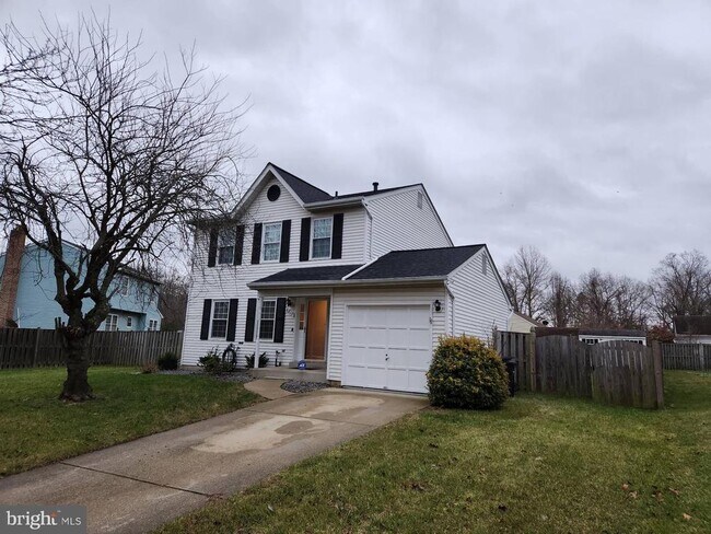Building Photo - 8813 Francesca Dr