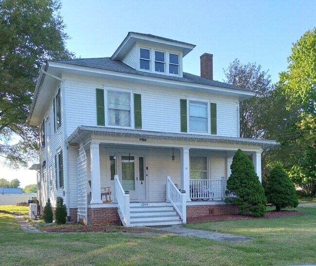 Building Photo - 28414 Woodland Ave