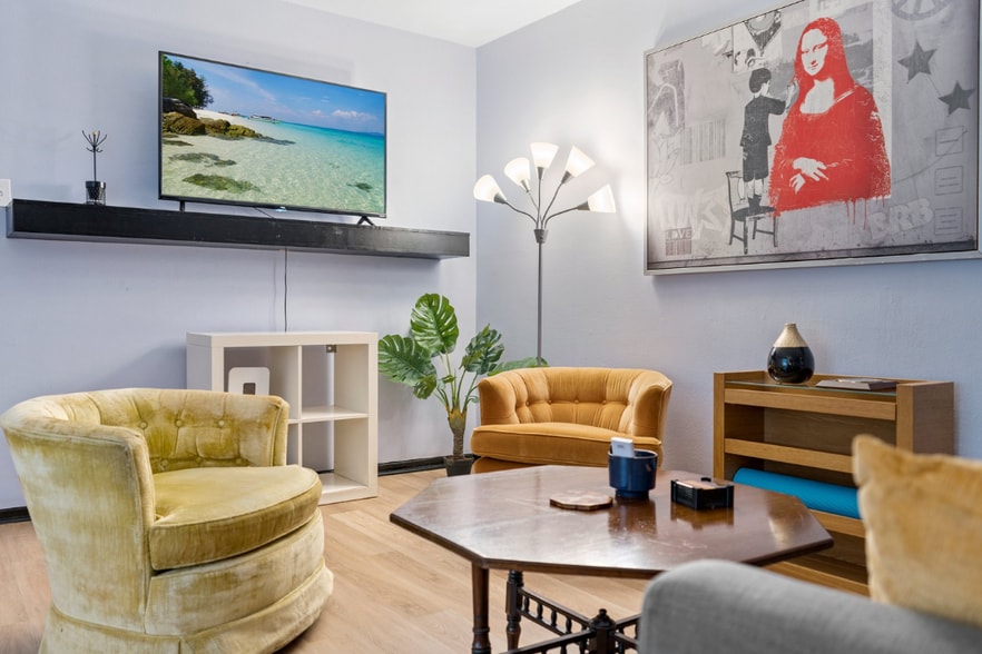 Building Photo - 5041 Cedar Springs Rd