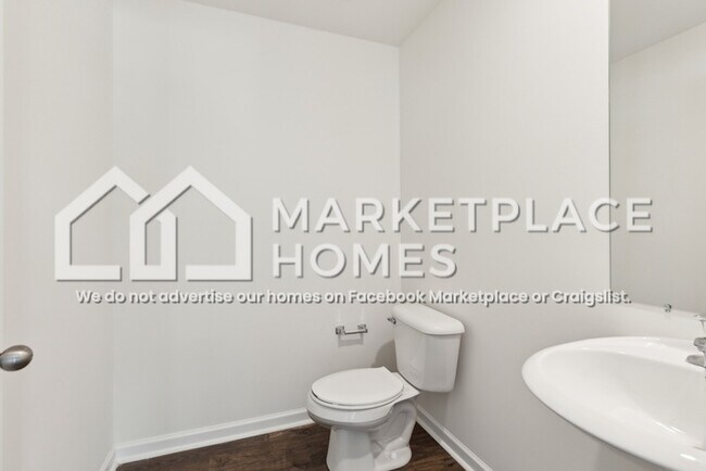 Building Photo - 702 Newtons Wy