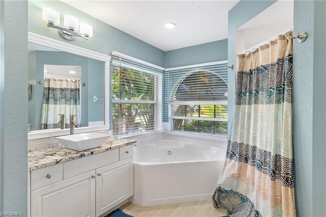 Building Photo - 2101 SW 29th Terrace