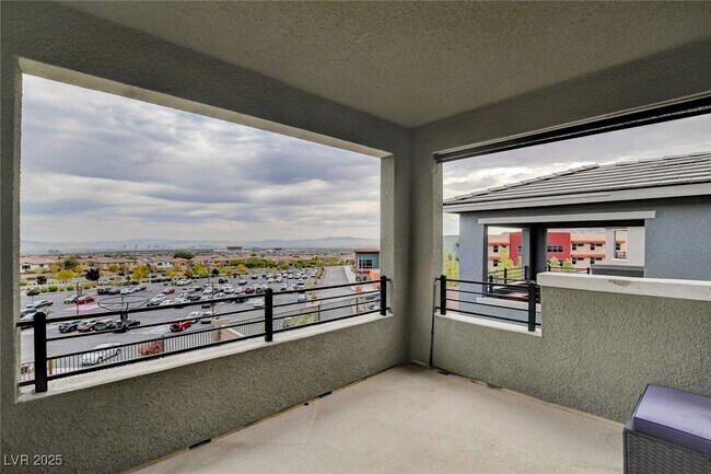 Building Photo - 318 Wind Poppy St