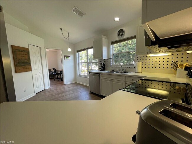 Building Photo - 3740 Fieldstone Blvd