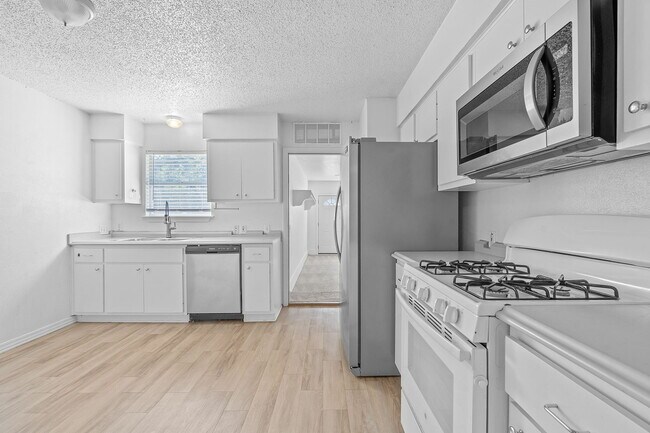 Building Photo - 5402 Jeffburn Cove