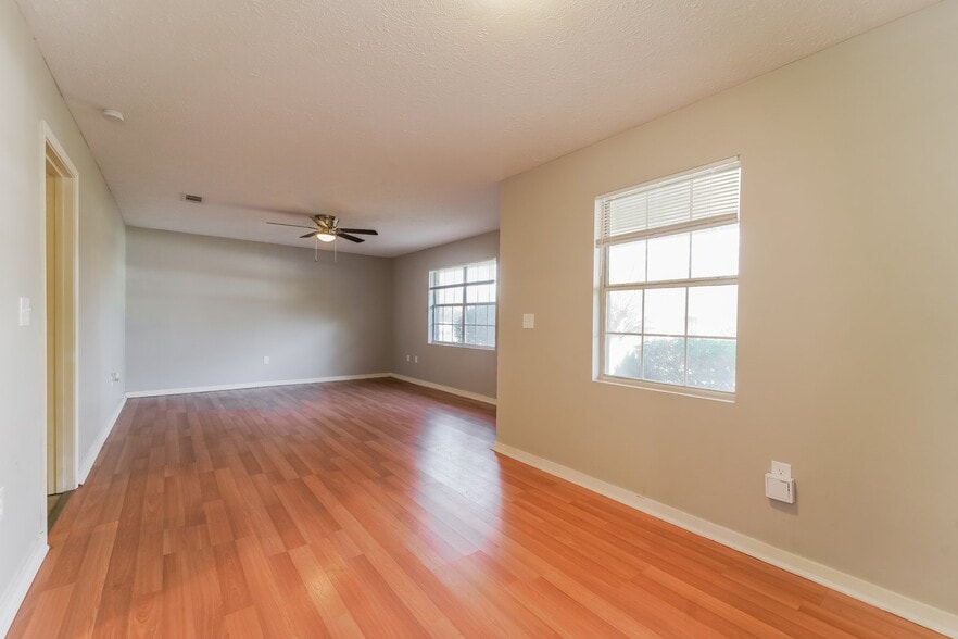 Building Photo - 814 Harvey St