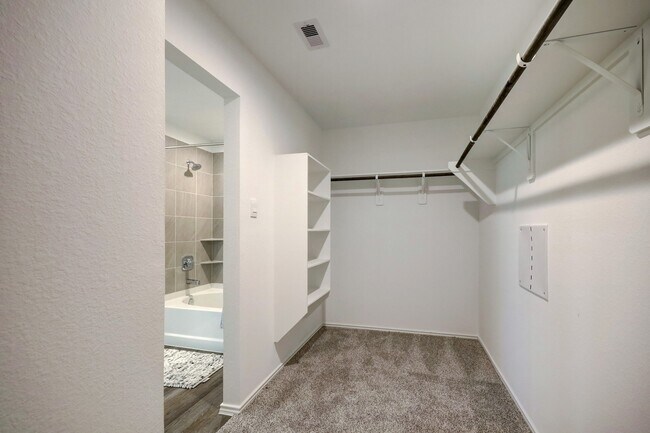 Building Photo - 5314 Castlebury Meadows Dr