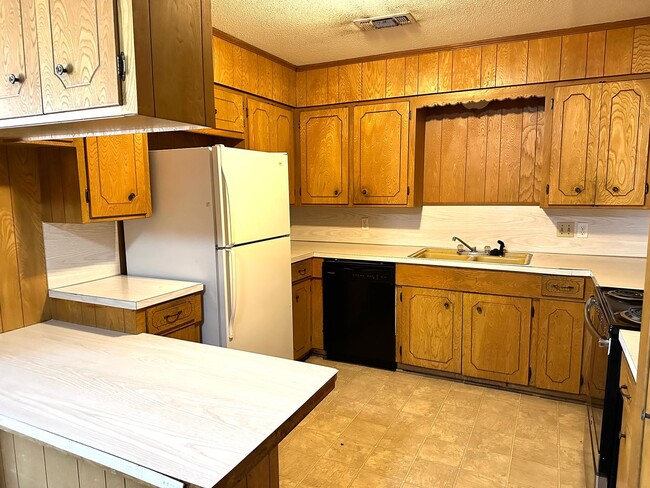 Building Photo - 706 Manson St