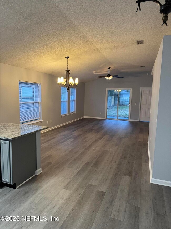 Building Photo - 5558 Oak Crossing Dr